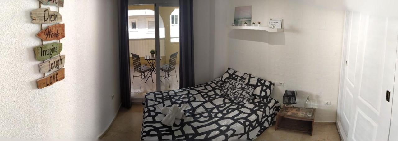 شقة Bonita Y Moderna Habitacion A 300M De La Playa بينالماذينا المظهر الخارجي الصورة